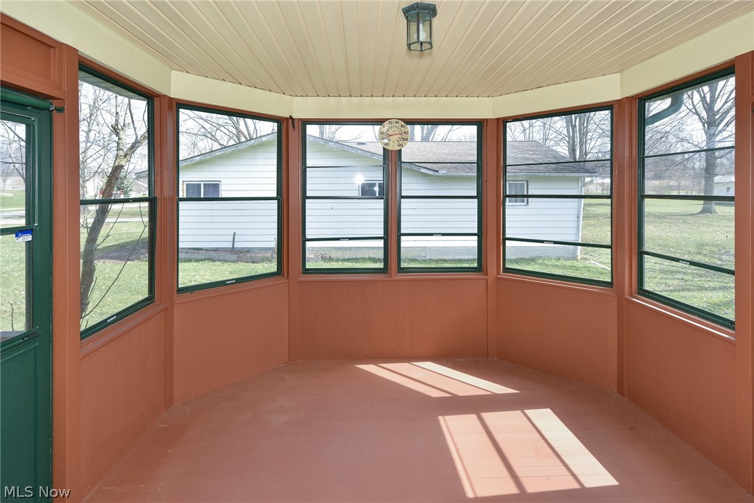 27387 Cook Road Olmsted Falls, OH 44138 - Photo 4 of 24 Gallery Image 4