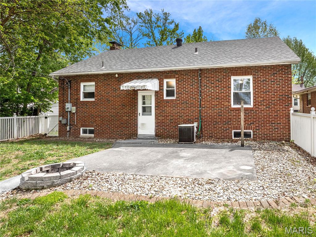 1415 13th Street Highland, IL 62249 - Photo 18 of 21