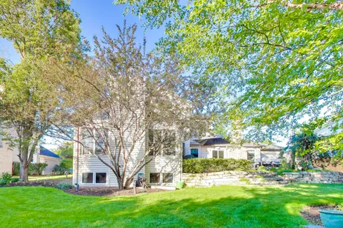 $749,900 | 845 Saugatuck Trail, Vernon Hills, IL 60061