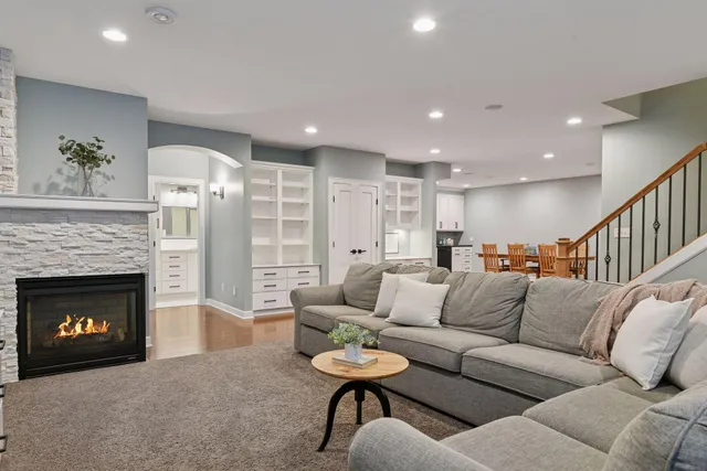 $885,000 | 1646 Isabella Parkway, Chaska, MN 55318