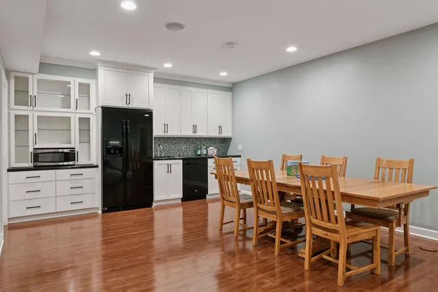 $885,000 | 1646 Isabella Parkway, Chaska, MN 55318