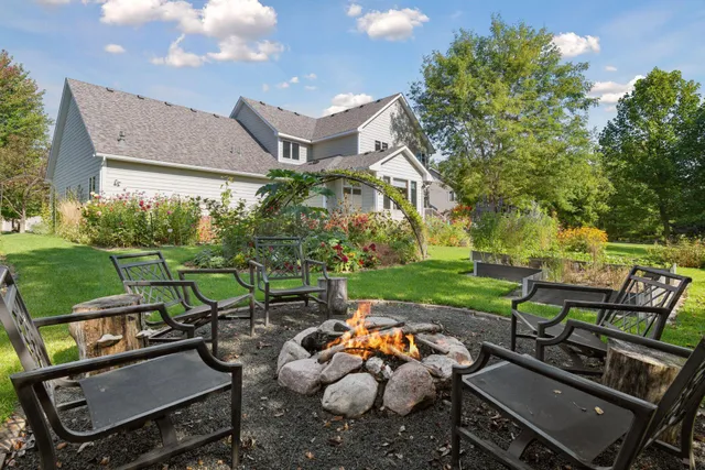 $885,000 | 1646 Isabella Parkway, Chaska, MN 55318