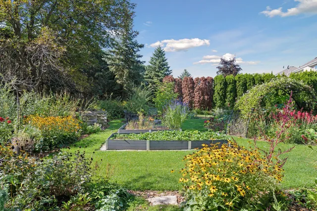 $885,000 | 1646 Isabella Parkway, Chaska, MN 55318