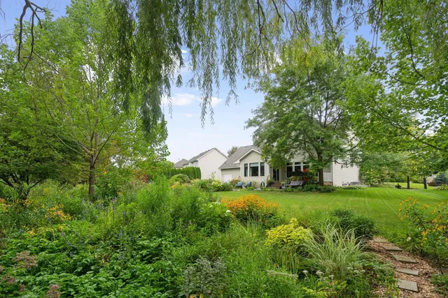 $885,000 | 1646 Isabella Parkway, Chaska, MN 55318