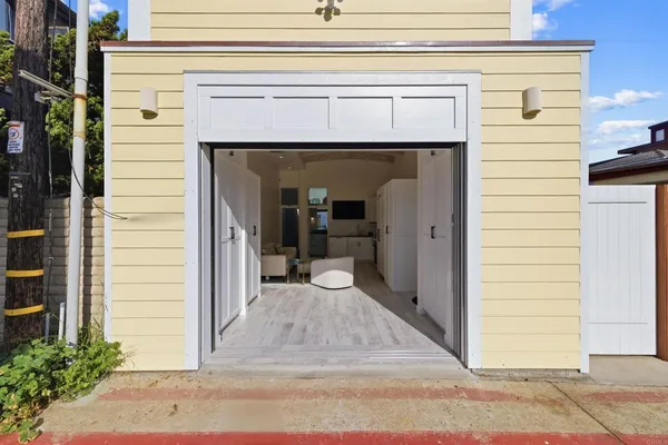 $4,200,000 | 1615 Ocean Front Street, San Diego, CA 92107
