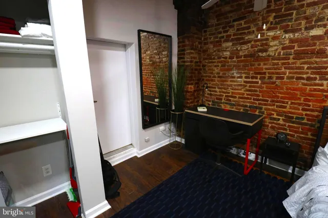 $1,800 | 244 South Exeter Street, Unit 3, Baltimore, MD 21202