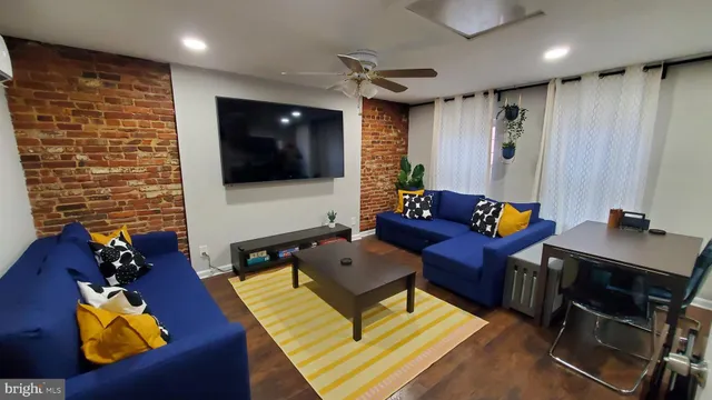 $1,800 | 244 South Exeter Street, Unit 3, Baltimore, MD 21202