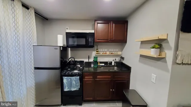 $1,800 | 244 South Exeter Street, Unit 3, Baltimore, MD 21202