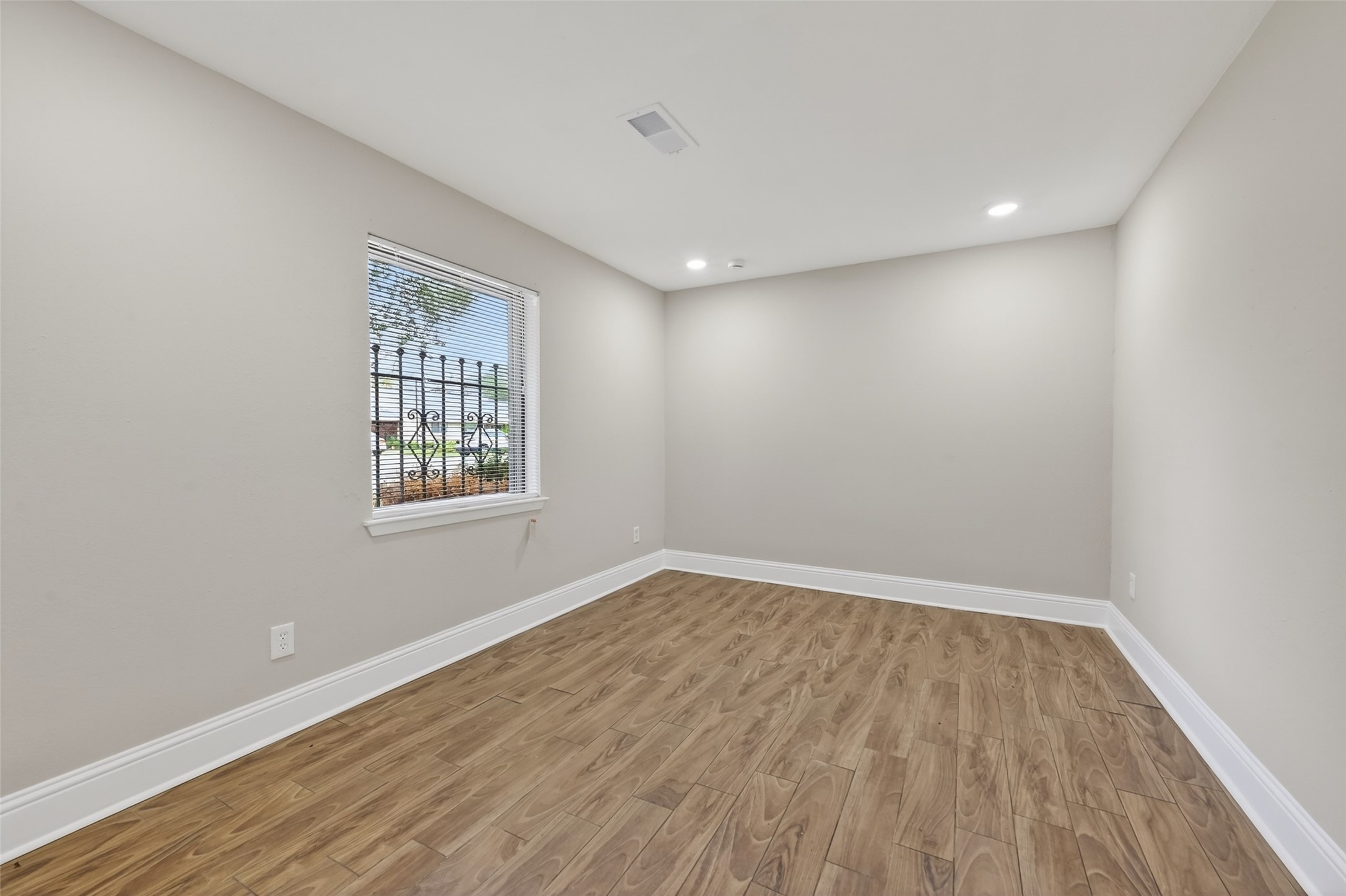 11107 Cedarview Lane Houston, TX 77041 - Photo 12 of 39