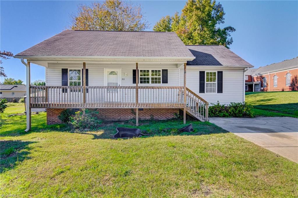 103 Joe Moore Road Thomasville, NC 27360 - Photo 2 of 26 Gallery Image 2