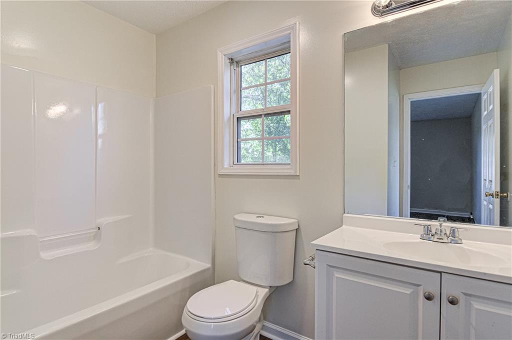 103 Joe Moore Road Thomasville, NC 27360 - Photo 9 of 26 Gallery Image 9
