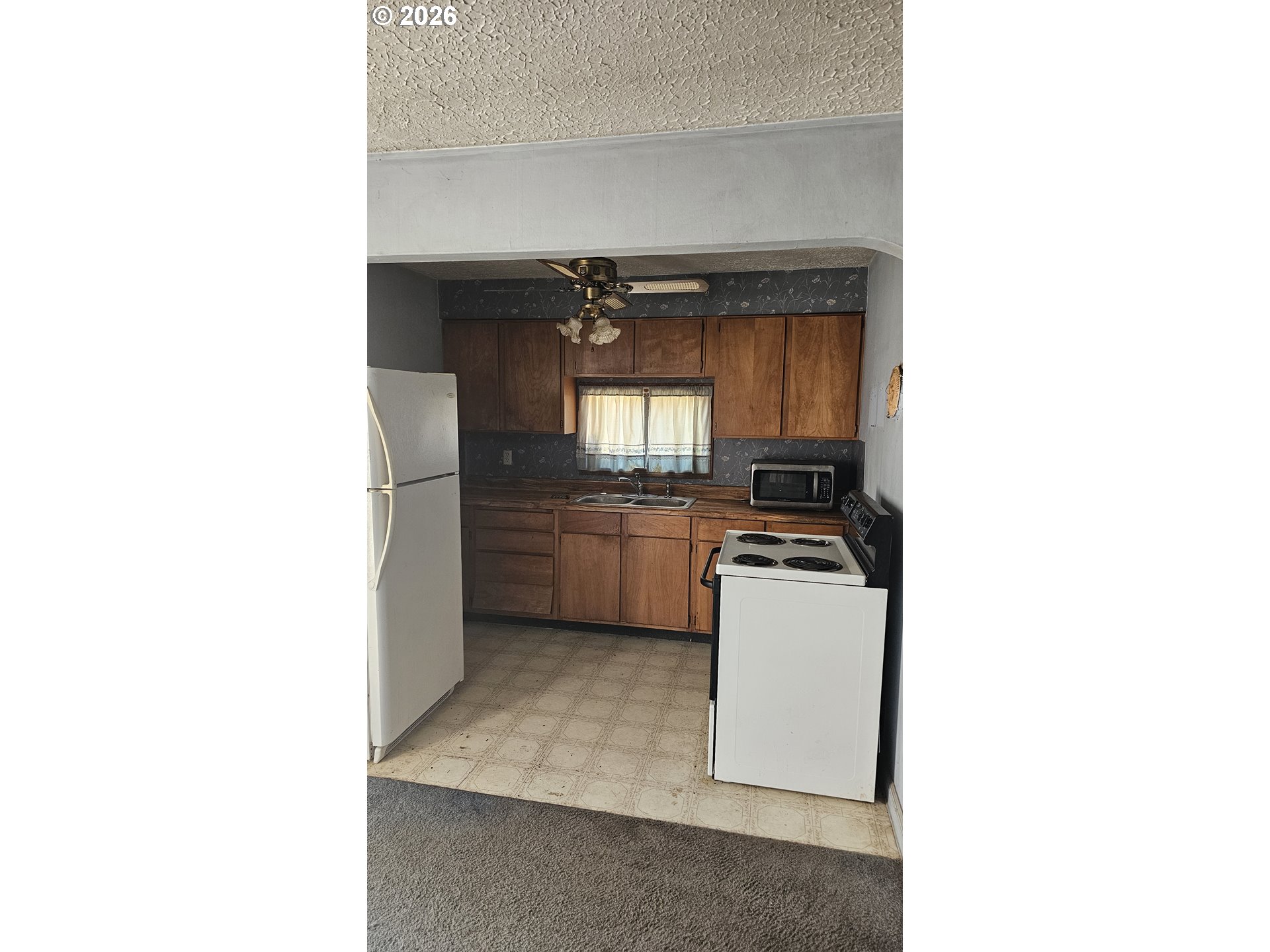 19528 South McCord Road Oregon City, OR 97045 - Photo 5 of 13 Gallery Image 5