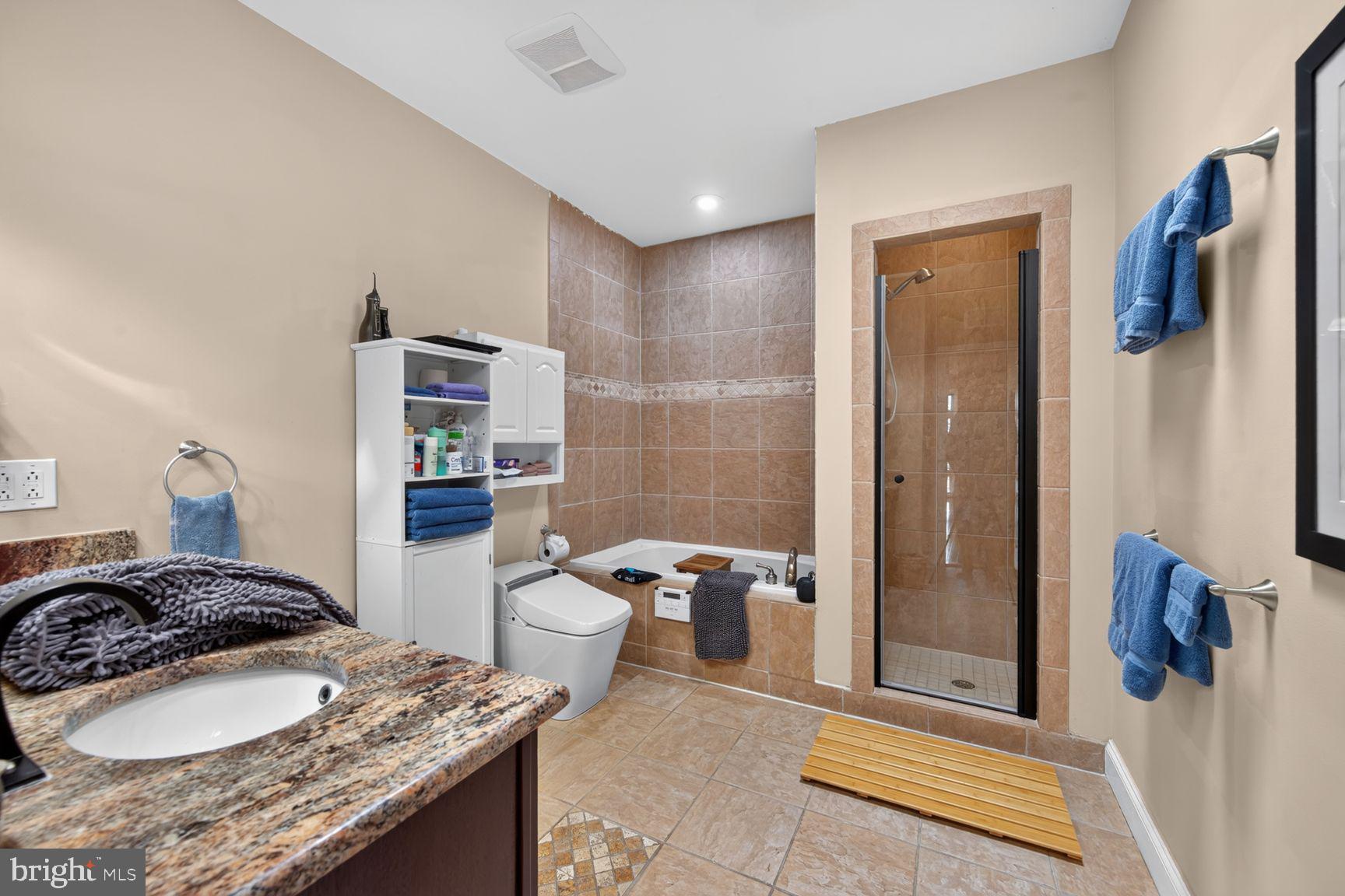 507 M Street Northeast, Unit 2 Washington, DC 20002 - Photo 19 of 27 Guest Bedroom Ensuite Bathroom