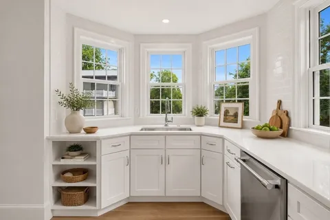 $1,879,000 | 66 Pleasant Street, Unit 2, Marblehead, MA 01945