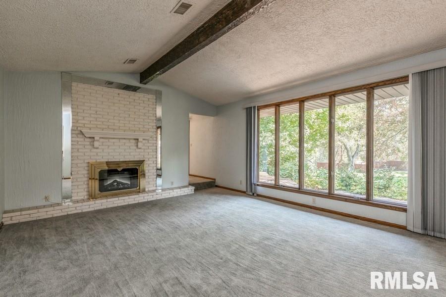 307 Woodlawn Road Long Grove, IA 52756 - Photo 3 of 19 Gallery Image 3