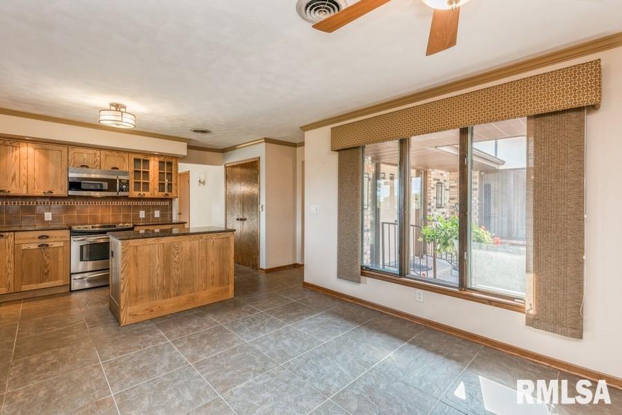 307 Woodlawn Road Long Grove, IA 52756 - Photo 8 of 19 Gallery Image 8