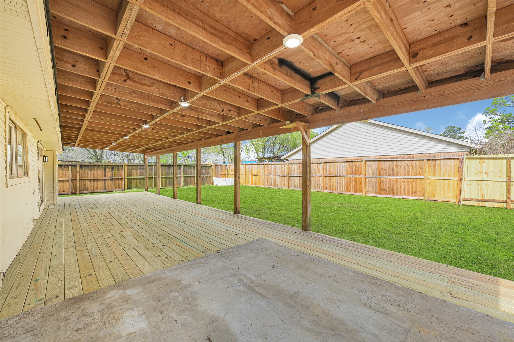 4102 Townes Forest Road Friendswood, TX 77546 - Photo 43 of 50 Expansive covered outdoor area with direct access to the backyard.