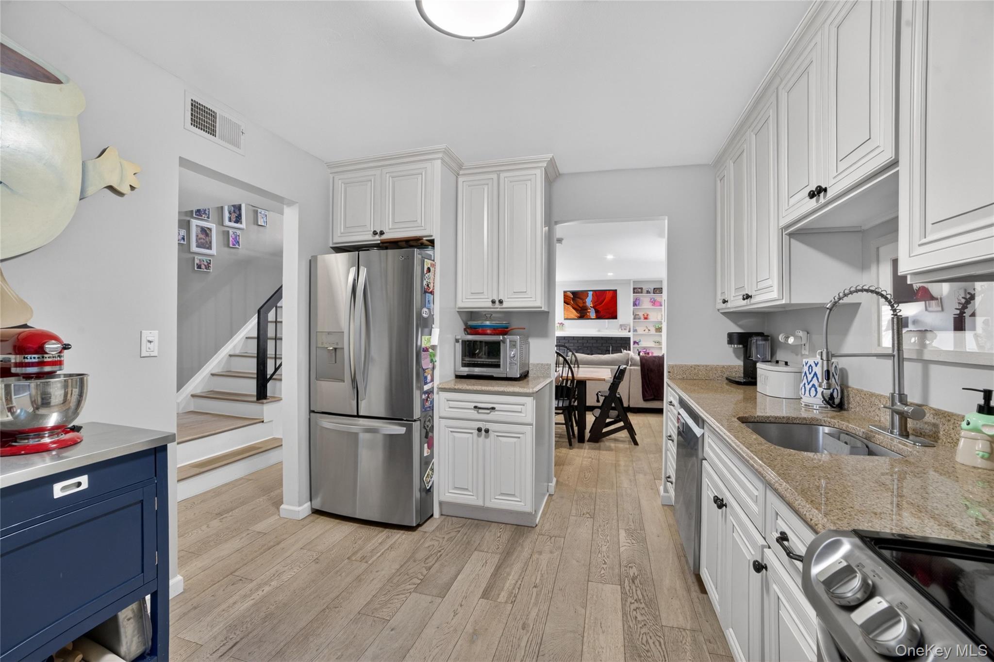 218 Tree Top Crescent Rye Brook, NY 10573 - Photo 12 of 36
