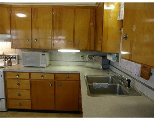 12 Pleasant Street Millinocket, ME 04462 - Photo 5 of 23 Kitchen.