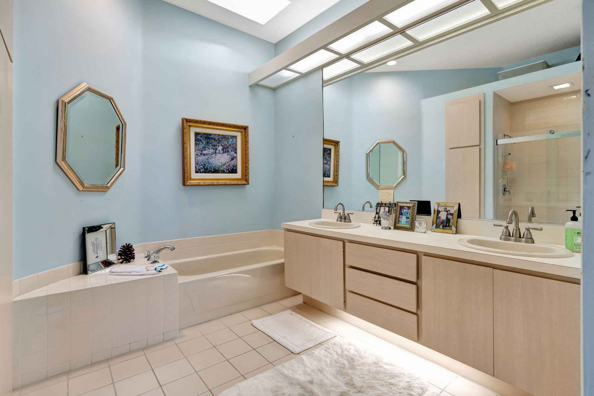 156 South Hampton Drive Jupiter, FL 33458 - Photo 16 of 24 Primary bathroom