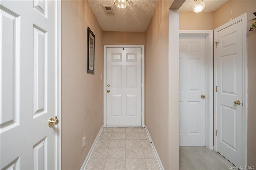 3552 Nevin Brook Road Charlotte, NC 28269 - Photo 4 of 30 Gallery Image 4