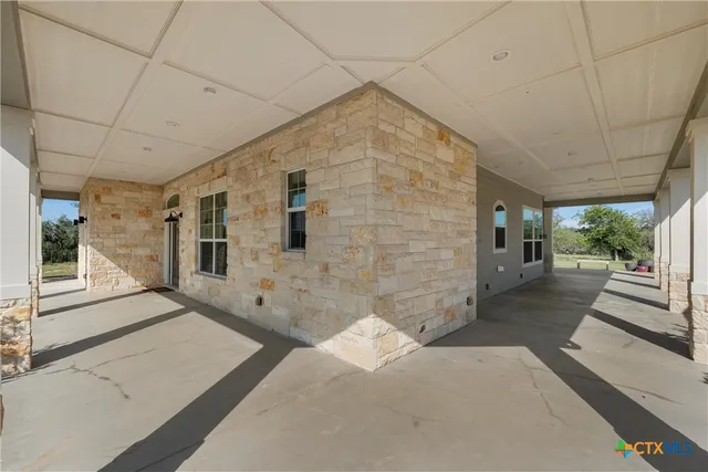 $899,000 | 4001 High Oak Drive, Belton, TX 76513