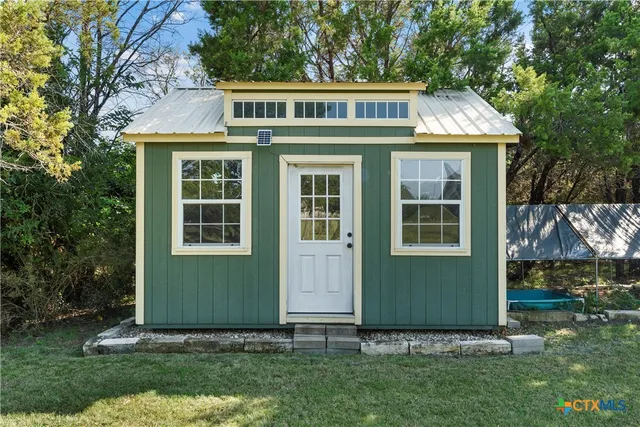 $899,000 | 4001 High Oak Drive, Belton, TX 76513