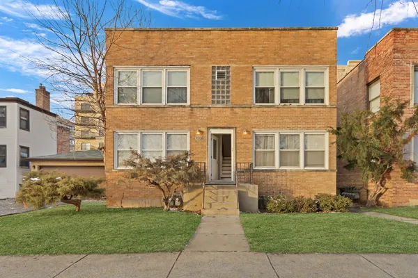 $859,900 | 4956 Louise Street, Skokie, IL 60077