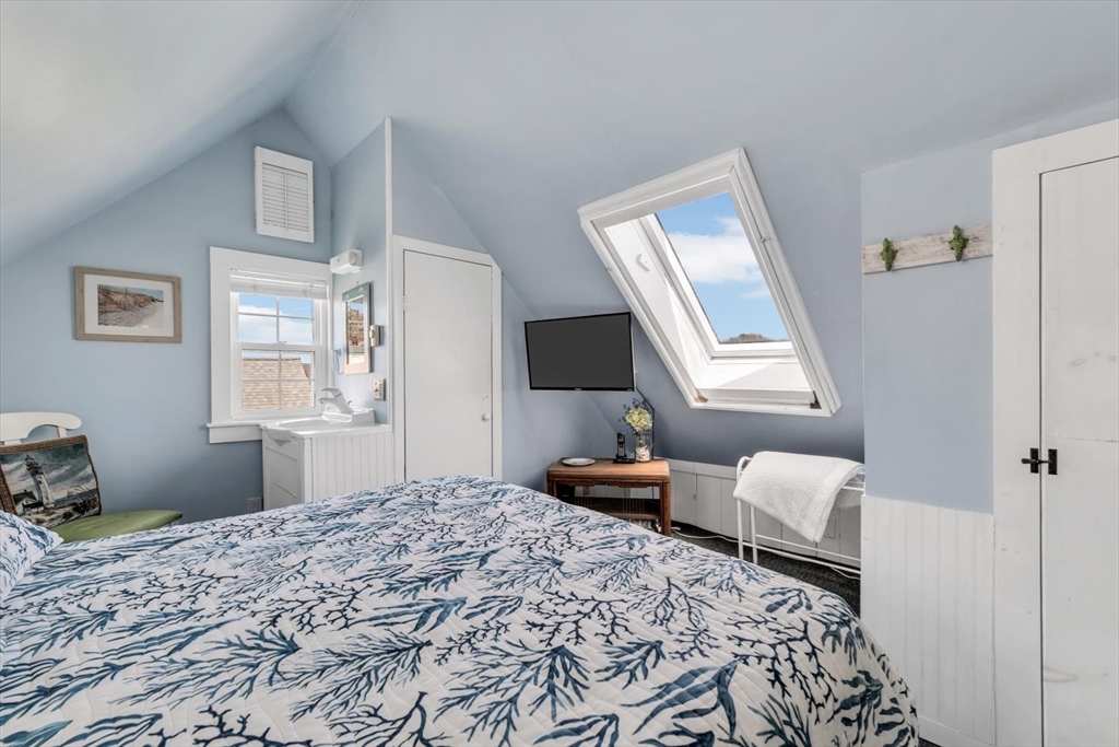 12 Van Duzer Road, Unit 8 Barnstable, MA 02675 - Photo 20 of 40