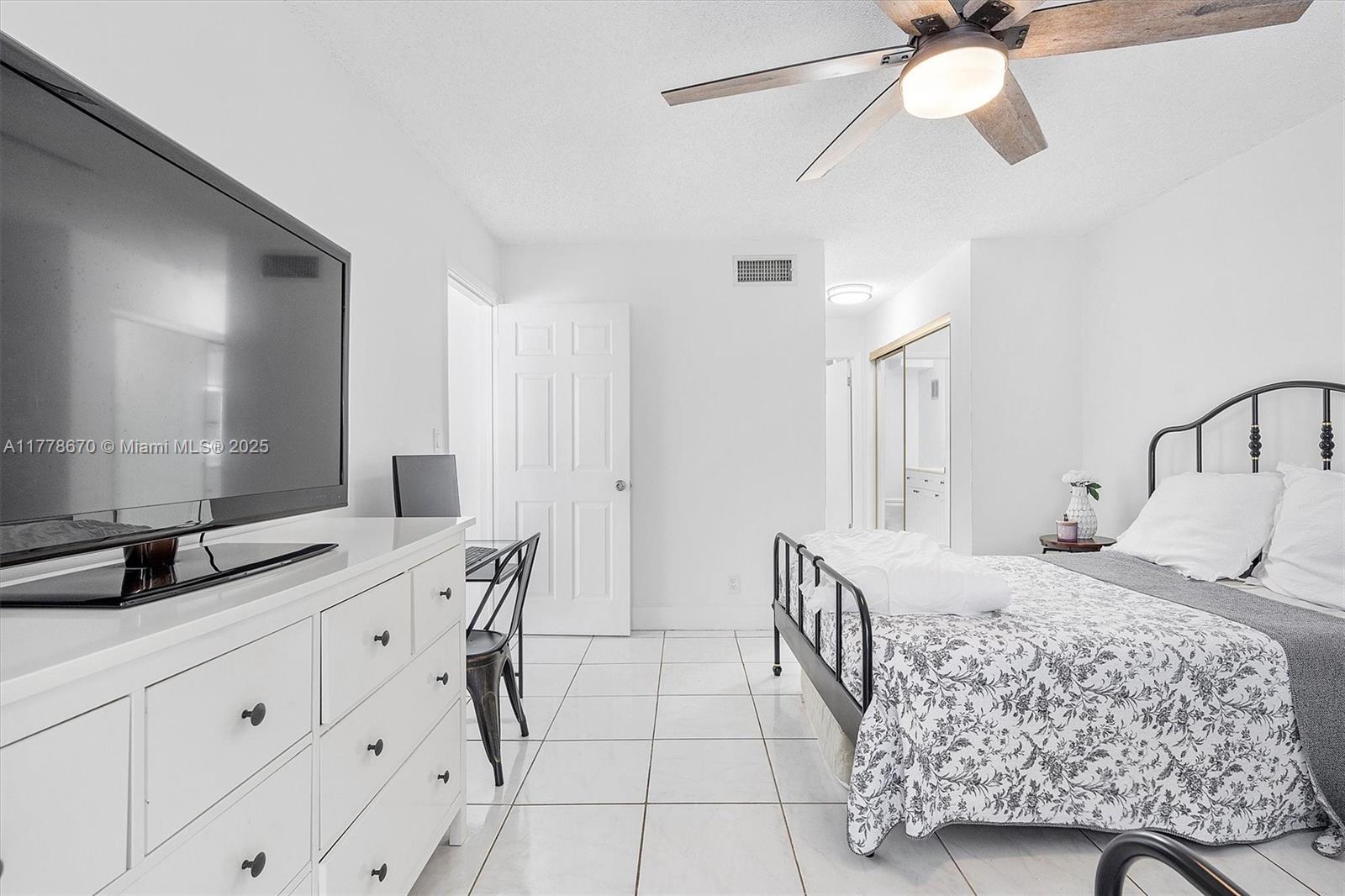 301 Racquet Club Road, Unit 208 Weston, FL 33326 - Photo 21 of 33 Gallery Image 21