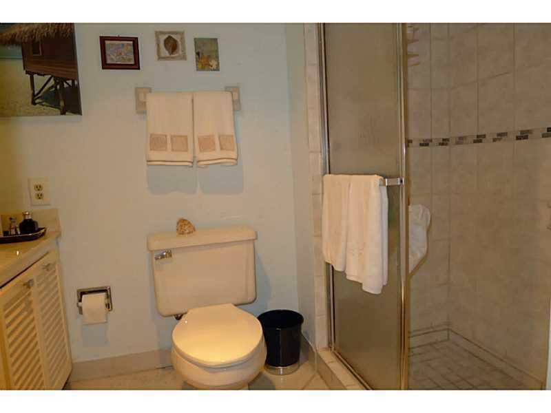 9286 Vista Del Lago, Unit 35H Boca Raton, FL 33428 - Photo 17 of 18 9286Bath