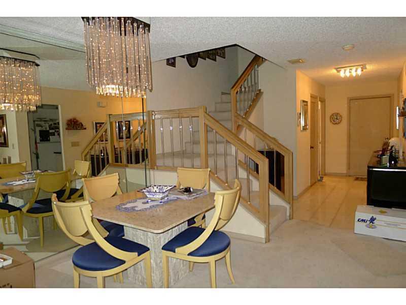 9286 Vista Del Lago, Unit 35H Boca Raton, FL 33428 - Photo 5 of 18 9286Dining