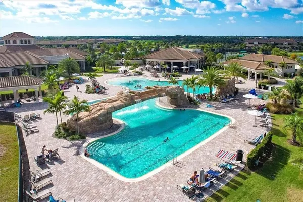 $277,700 | 16804 Vardon Terrace, Unit 307, Bradenton, FL 34211