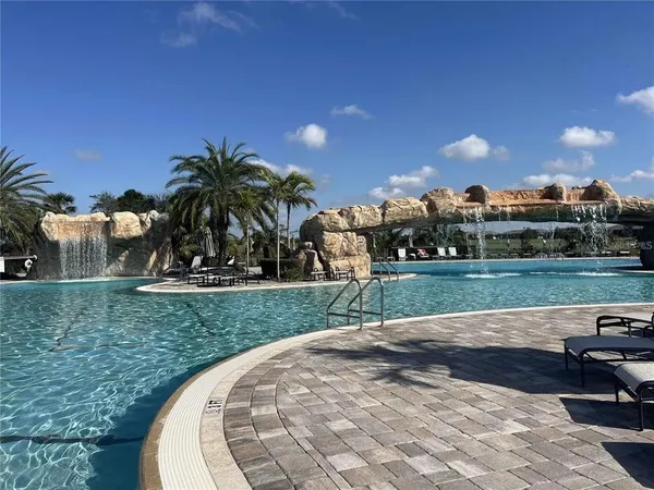 $277,700 | 16804 Vardon Terrace, Unit 307, Bradenton, FL 34211