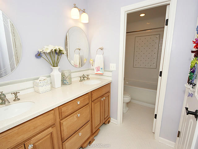 930 Compass Point Charleston, SC 29412 - Photo 29 of 41 Guest Bathroom