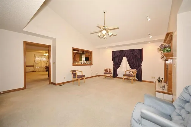 $999,000 | 22745 King Road, Weston, MO 64098