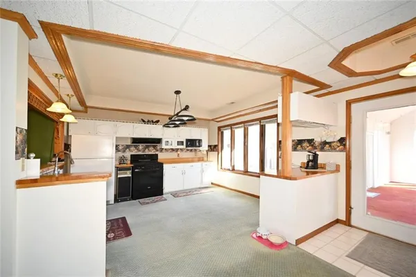 $999,000 | 22745 King Road, Weston, MO 64098