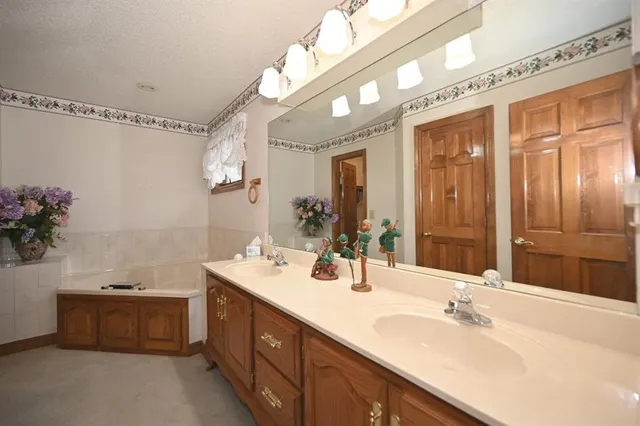 $999,000 | 22745 King Road, Weston, MO 64098