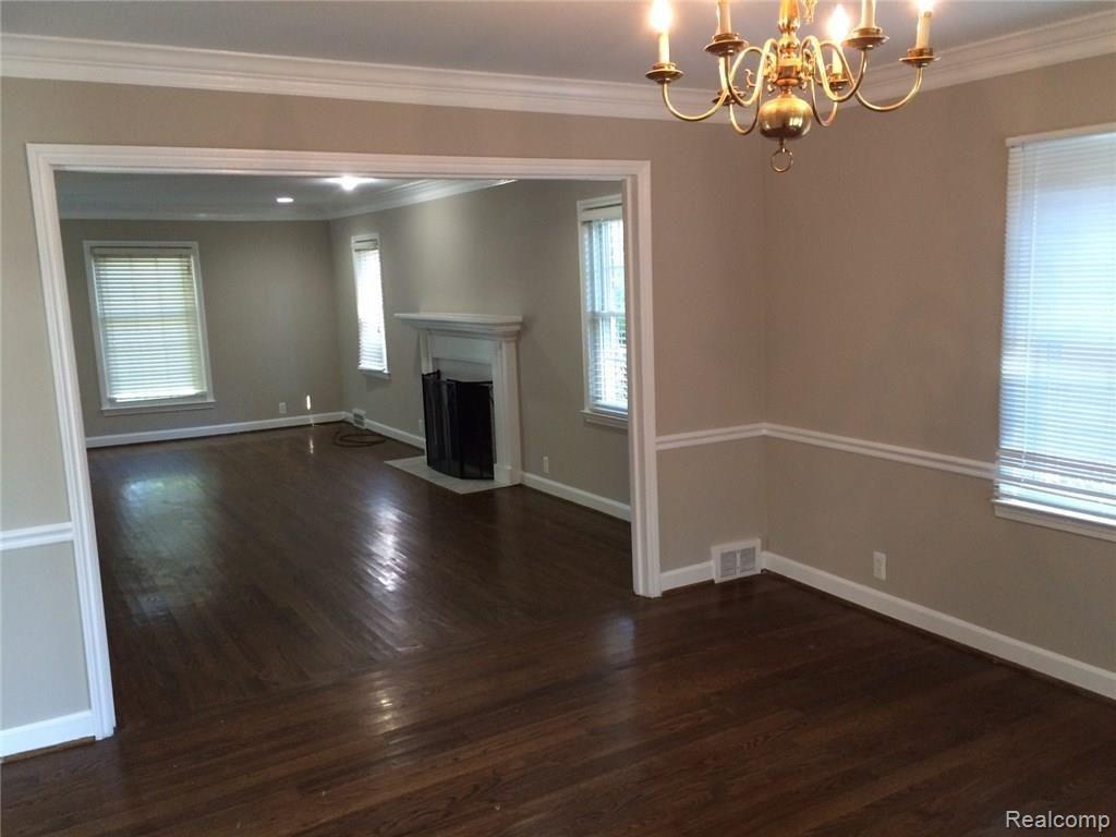 977 Hampton Road Grosse Pointe, MI 48236 - Photo 10 of 27 IMG_3200.JPG