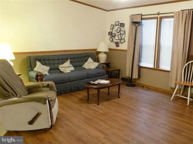 2145 Albert Rill Road Hampstead, MD 21074 - Photo 5 of 11 Living Room