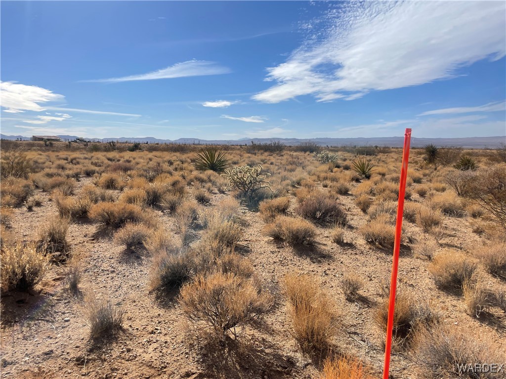 326-09-217 Havasu Road Dolan Springs, AZ 86441 - Photo 3 of 10 a view of a sky