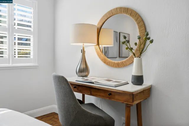 a view of a entryway with furniture