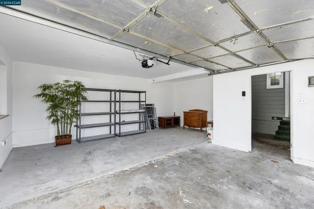 a view of livingroom with furniture