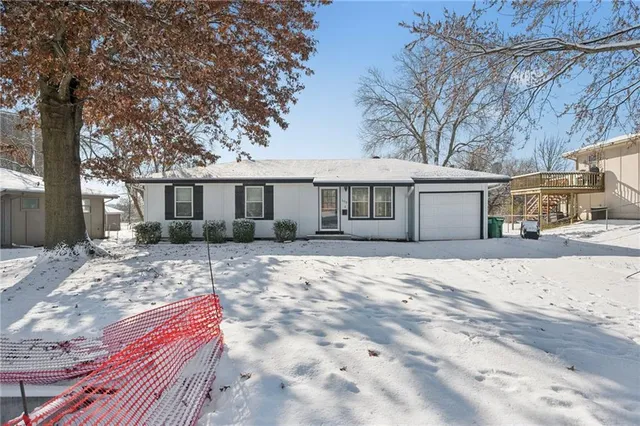 $245,000 | 103 West Edgewood Drive, Edgerton, KS 66021