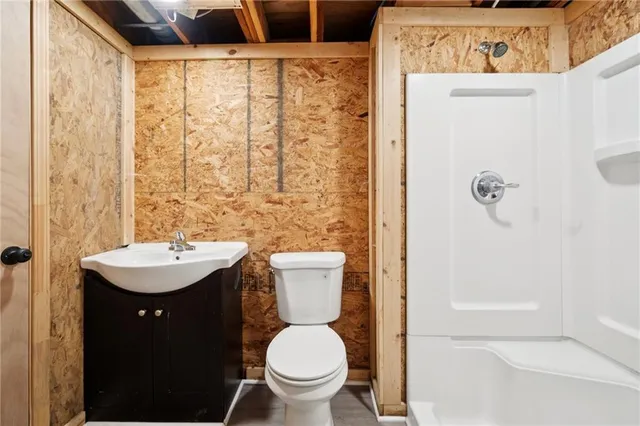 $245,000 | 103 West Edgewood Drive, Edgerton, KS 66021