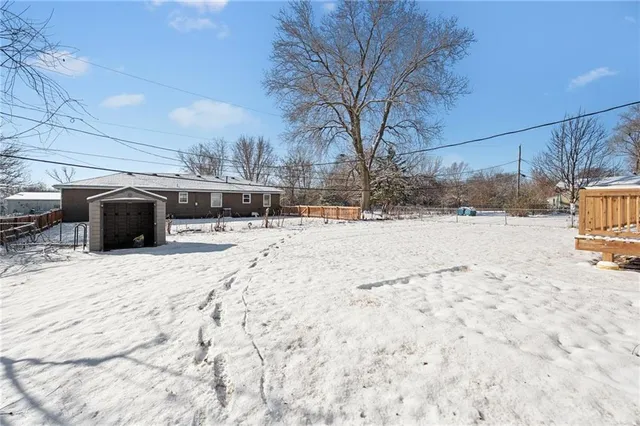 $245,000 | 103 West Edgewood Drive, Edgerton, KS 66021