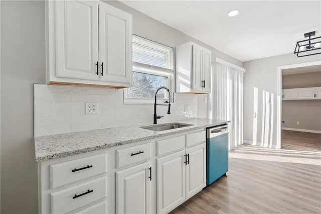 $245,000 | 103 West Edgewood Drive, Edgerton, KS 66021