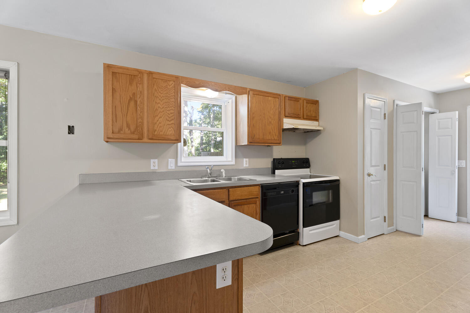 30 Teaberry Lane Edgartown, MA 02539 - Photo 5 of 16 5