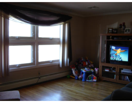 1045 Mammoth Road Dracut, MA 01826 - Photo 8 of 10 Gallery Image 8