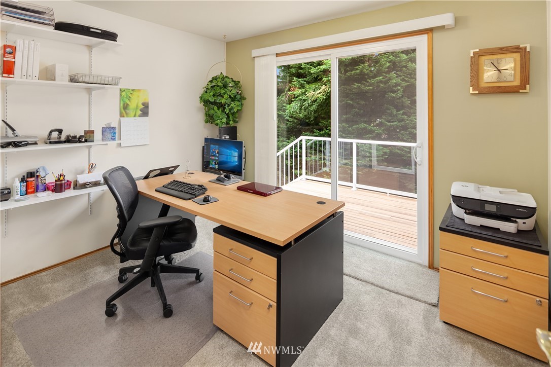10911 Northeast 157th Street Bothell, WA 98011 - Photo 12 of 19 Gallery Image 12